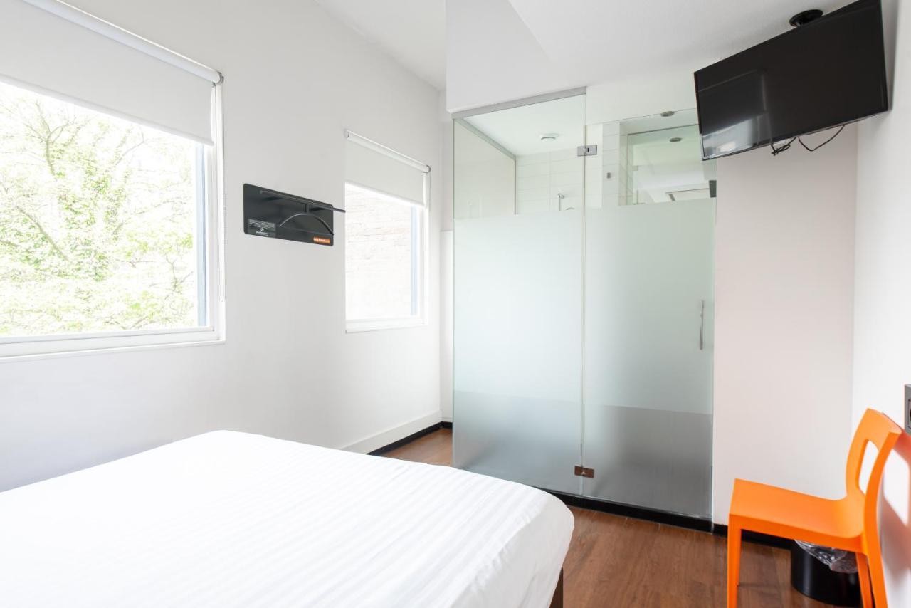 Easyhotel Amsterdam City Centre South Eksteriør billede